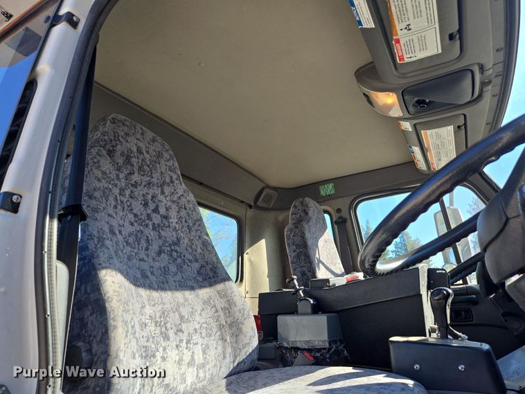 image for item EC1140 2010 Elgin Crosswind UD3300 street sweeper truck