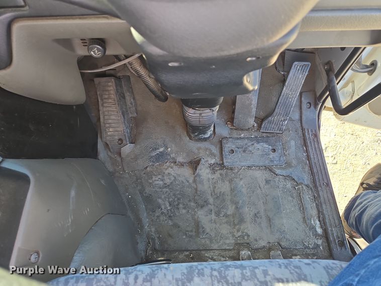 image for item EC1140 2010 Elgin Crosswind UD3300 street sweeper truck