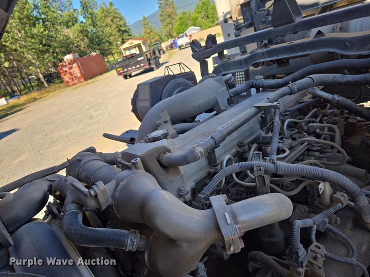 image for item EC1140 2010 Elgin Crosswind UD3300 street sweeper truck