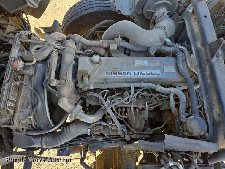 image for item EC1140 2010 Elgin Crosswind UD3300 street sweeper truck