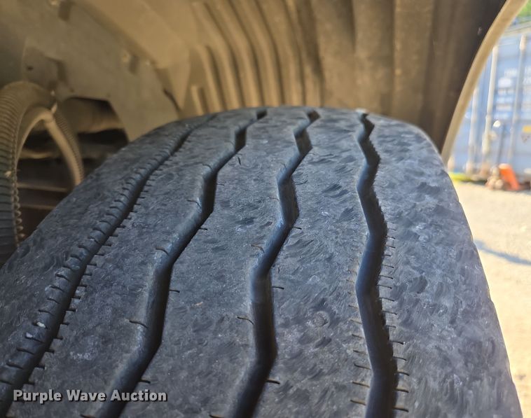 image for item EC1140 2010 Elgin Crosswind UD3300 street sweeper truck