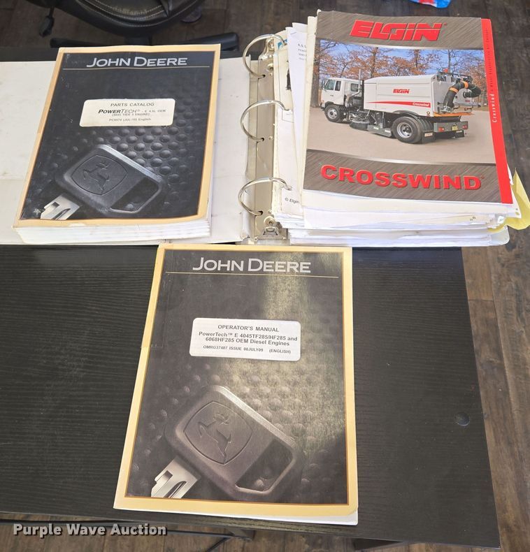 image for item EC1140 2010 Elgin Crosswind UD3300 street sweeper truck