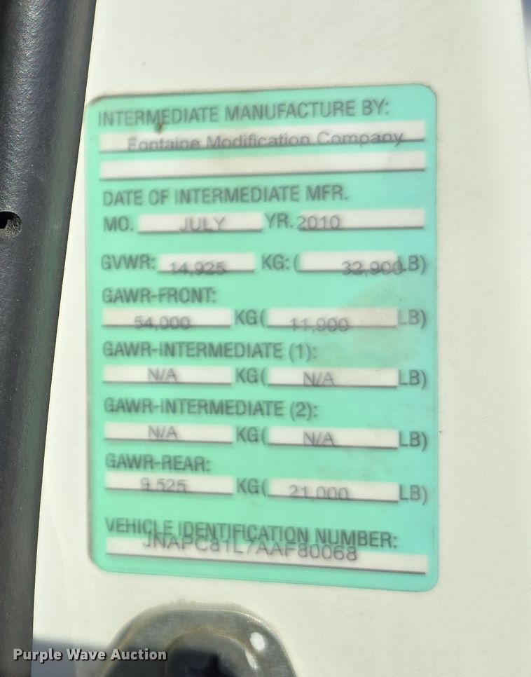 image for item EC1140 2010 Elgin Crosswind UD3300 street sweeper truck