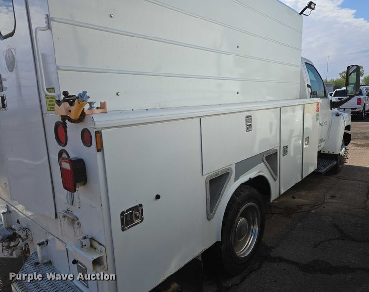 image for item EC3452 2009 Chevrolet C4 utility / service truck