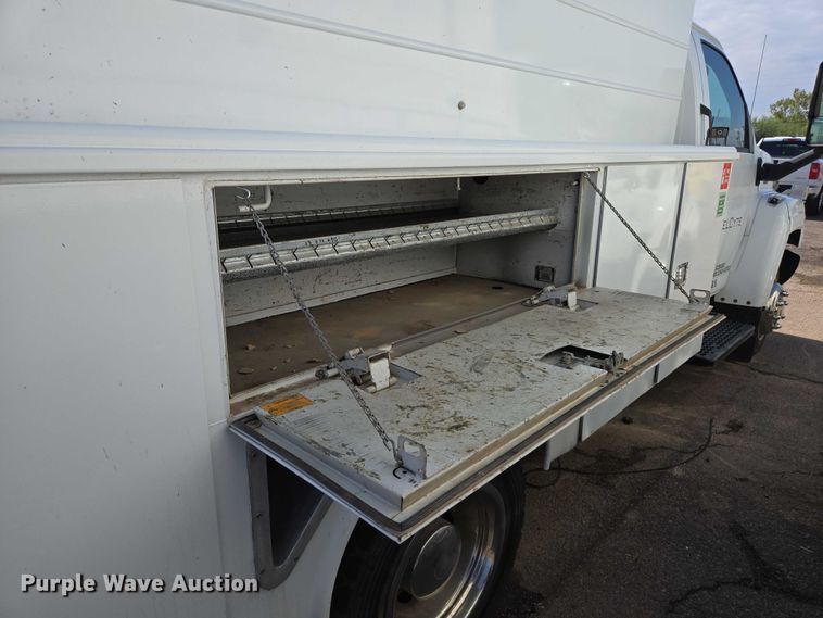 image for item EC3452 2009 Chevrolet C4 utility / service truck