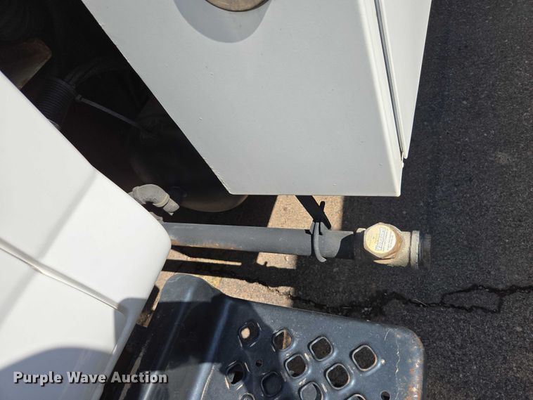 image for item EC3452 2009 Chevrolet C4 utility / service truck