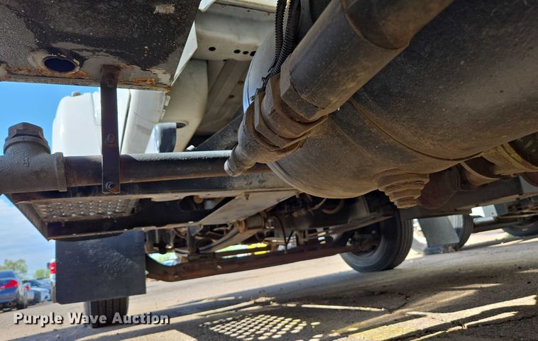 image for item EC3452 2009 Chevrolet C4 utility / service truck