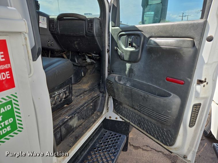 image for item EC3452 2009 Chevrolet C4 utility / service truck