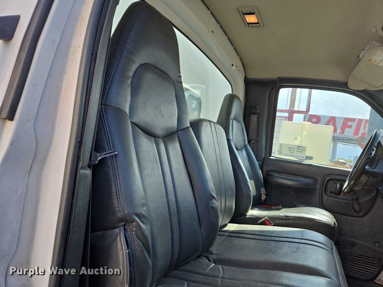 image for item EC3452 2009 Chevrolet C4 utility / service truck