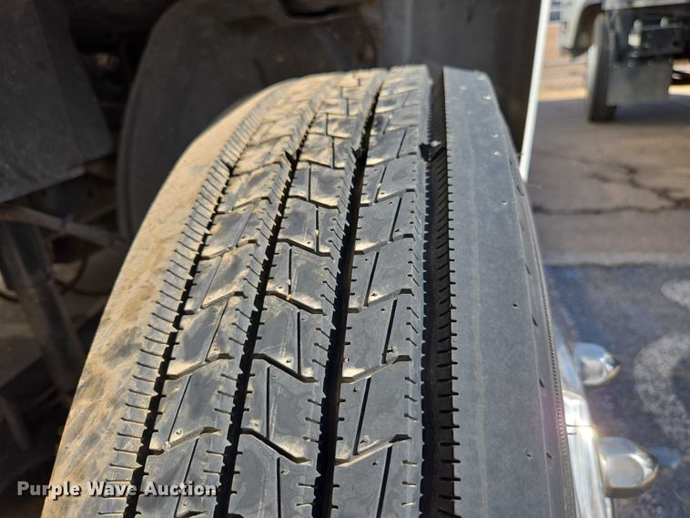 image for item EC3452 2009 Chevrolet C4 utility / service truck