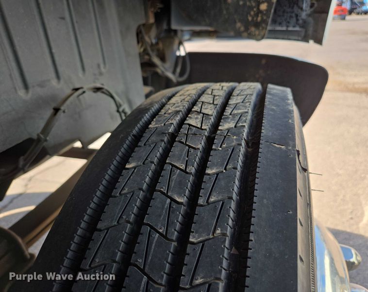 image for item EC3452 2009 Chevrolet C4 utility / service truck