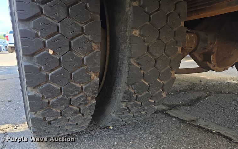 image for item EC3452 2009 Chevrolet C4 utility / service truck