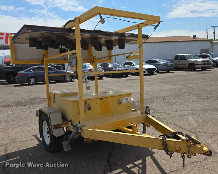 image for item EC3748 Arrow board trailer 