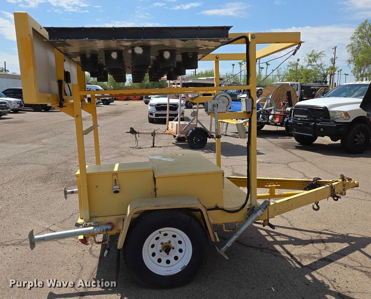 image for item EC3748 Arrow board trailer 