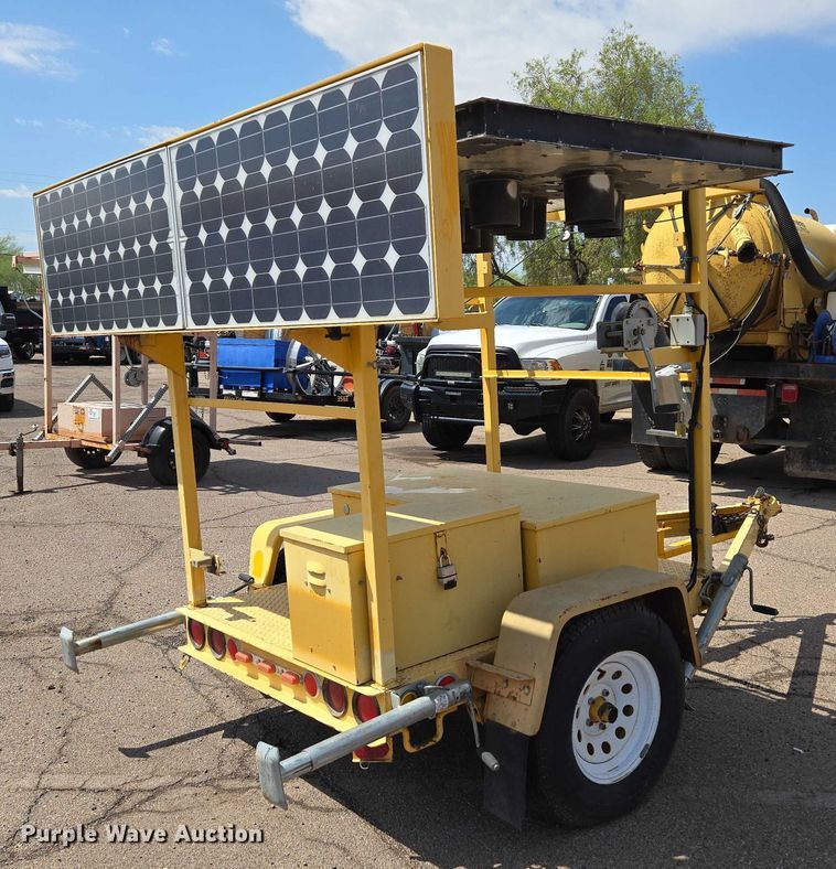 image for item EC3748 Arrow board trailer 