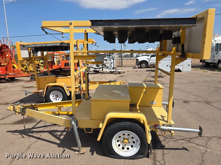 image for item EC3748 Arrow board trailer 