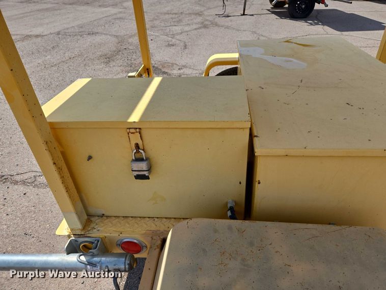 image for item EC3748 Arrow board trailer 