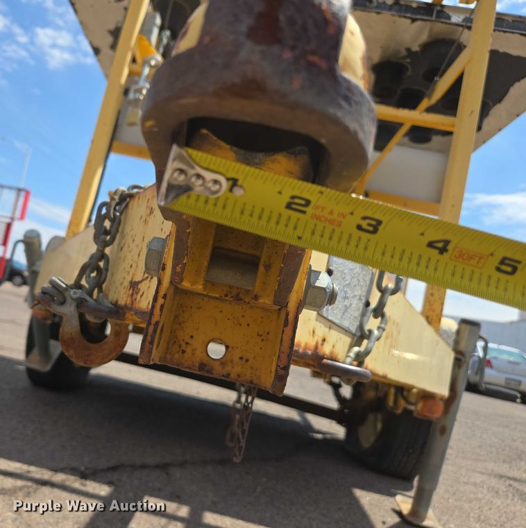 image for item EC3748 Arrow board trailer 