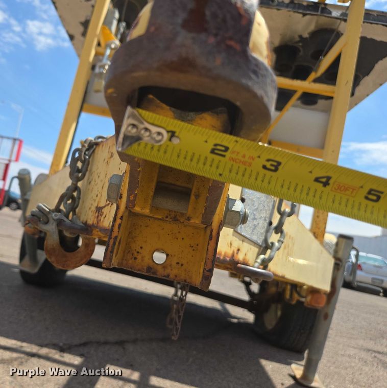 image for item EC3748 Arrow board trailer 