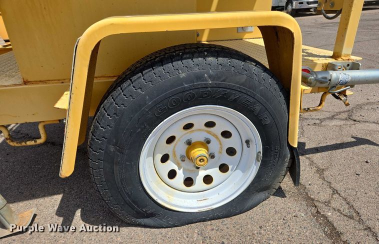 image for item EC3748 Arrow board trailer 