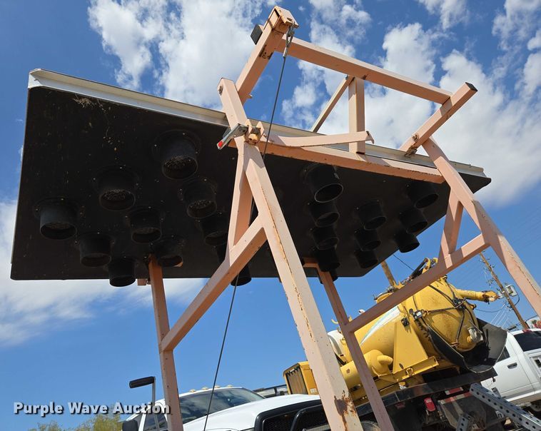 image for item EC3749 Arrow Master arrow board trailer