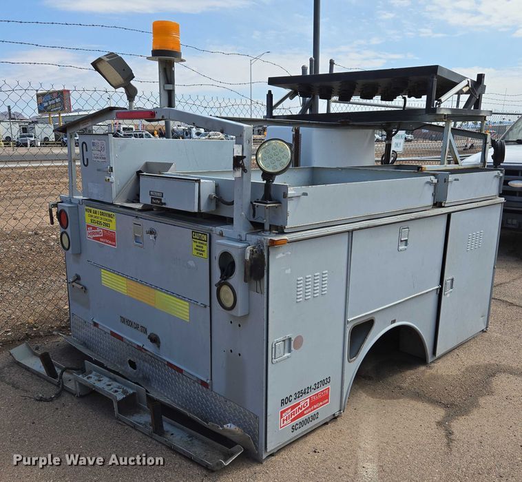 image for item EC3751 2006 Steelweld pickup truck utility bed