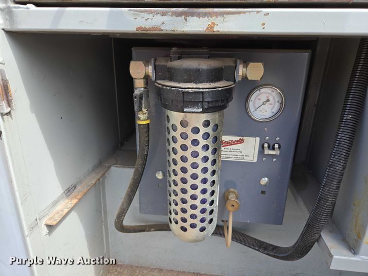 image for item EC3751 2006 Steelweld pickup truck utility bed