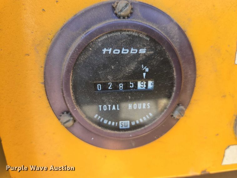 image for item EC3753 1982 Hogg and Davis H135 CRU reel trailer