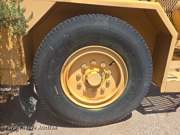 image for item EC3753 1982 Hogg and Davis H135 CRU reel trailer