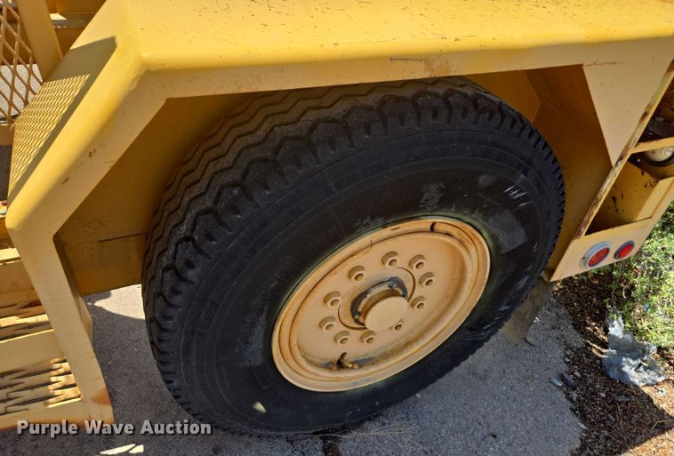 image for item EC3753 1982 Hogg and Davis H135 CRU reel trailer