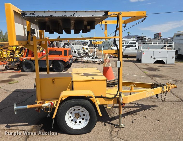 image for item EC3754 Arrow board trailer