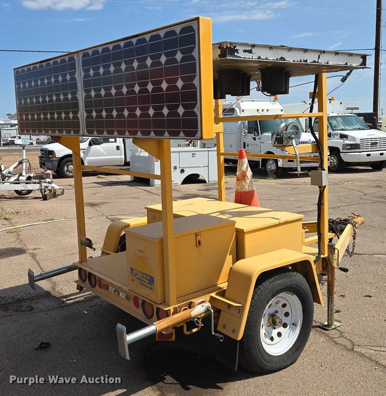 image for item EC3754 Arrow board trailer