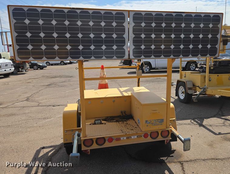 image for item EC3754 Arrow board trailer