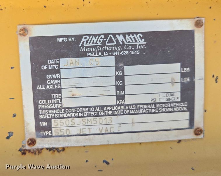 image for item EC3762 2001 International 4700 flatbed truck