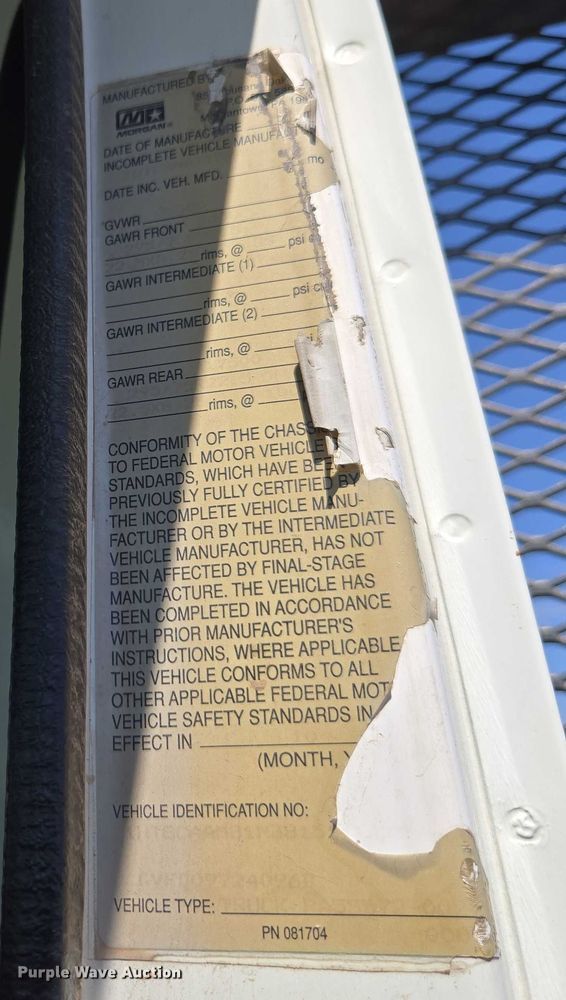 image for item EC3762 2001 International 4700 flatbed truck