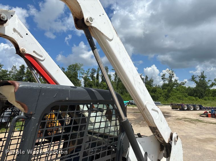 image for item EC3767 2018 Bobcat T550 tracked skid steer loader