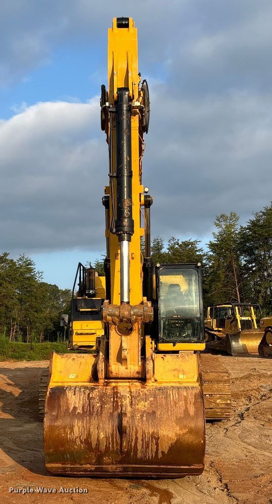 image for item EC3771 2021 Caterpillar 349 excavator