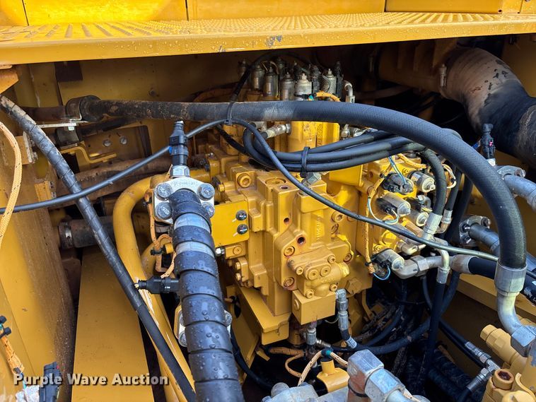 image for item EC3771 2021 Caterpillar 349 excavator