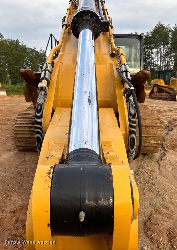 image for item EC3771 2021 Caterpillar 349 excavator