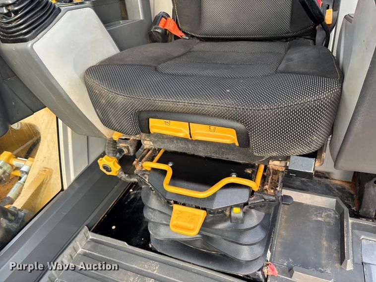 image for item EC3771 2021 Caterpillar 349 excavator