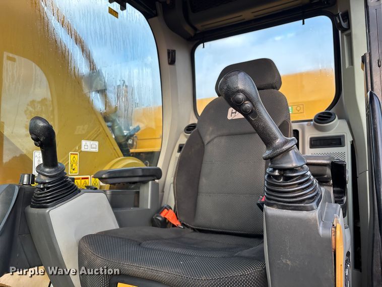 image for item EC3771 2021 Caterpillar 349 excavator