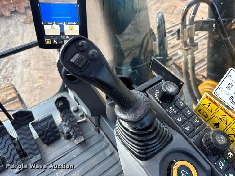 image for item EC3771 2021 Caterpillar 349 excavator