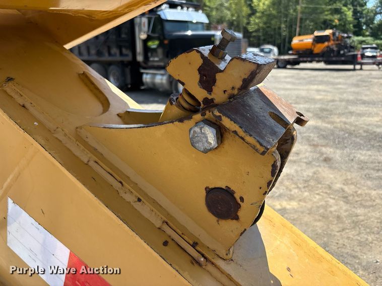 image for item EC4360 2004 Caterpillar M316C wheeled excavator