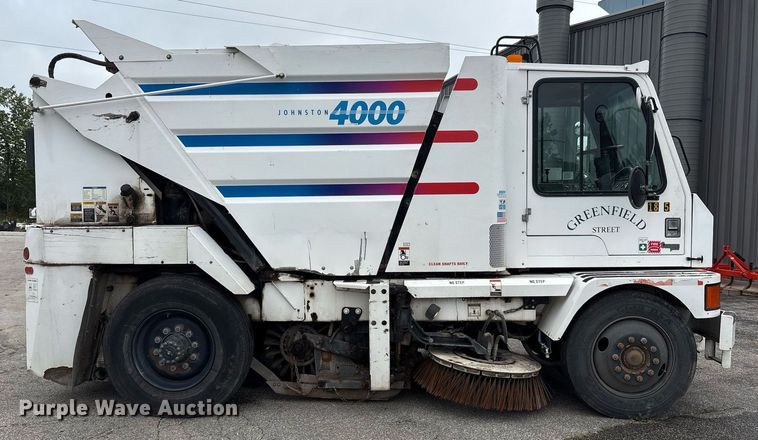 image for item EC4364 2003 Johnston  4000 street sweeper