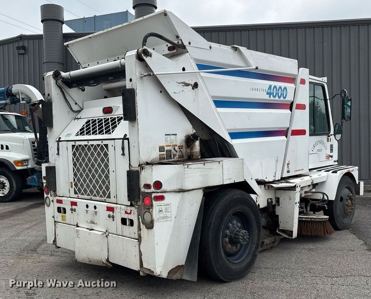 image for item EC4364 2003 Johnston  4000 street sweeper