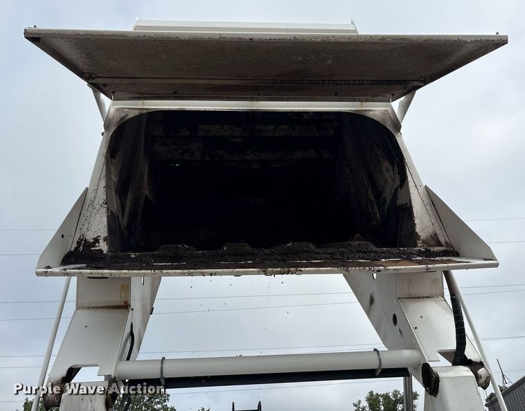 image for item EC4364 2003 Johnston  4000 street sweeper