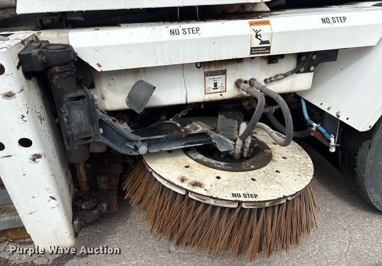 image for item EC4364 2003 Johnston  4000 street sweeper