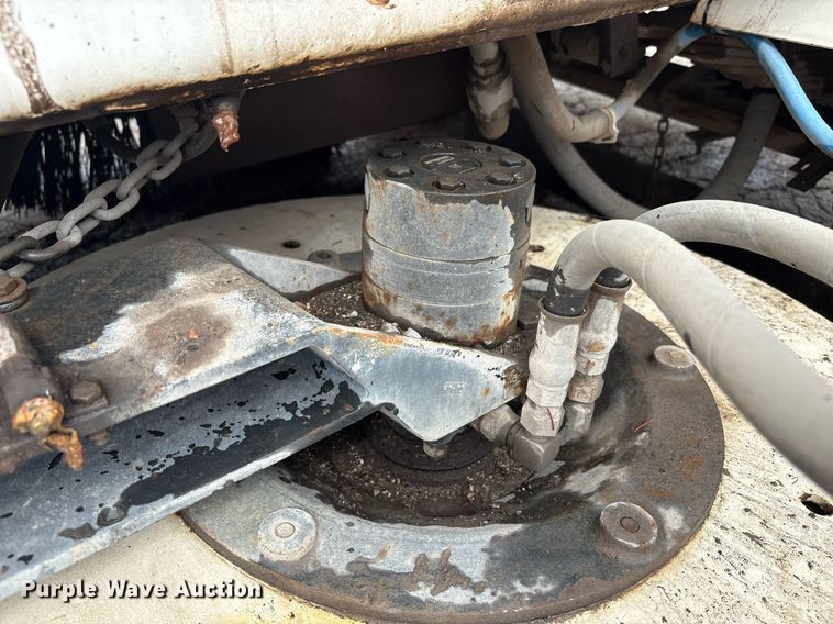 image for item EC4364 2003 Johnston  4000 street sweeper