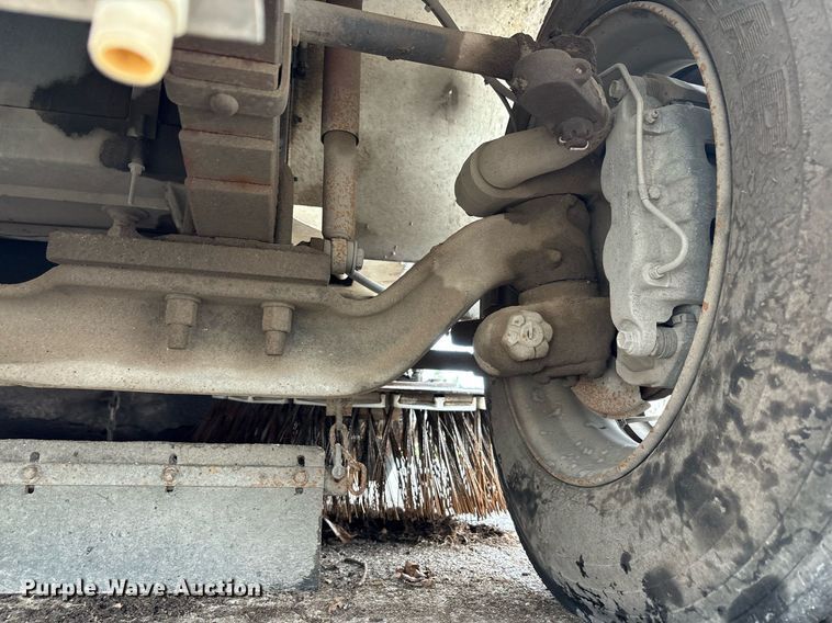 image for item EC4364 2003 Johnston  4000 street sweeper