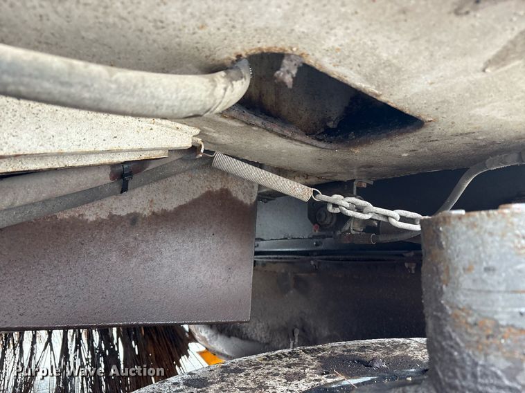 image for item EC4364 2003 Johnston  4000 street sweeper